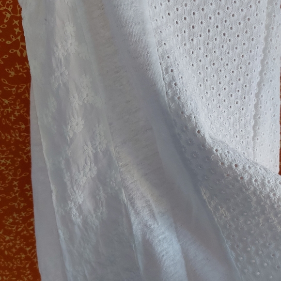 Zara eyelet spaghetti strap top - Picture 2 of 4